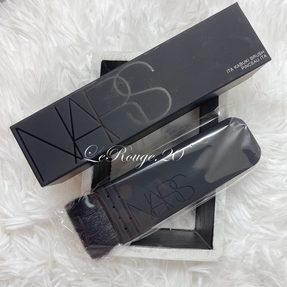 Nars ita kabuki brush * brand new in box